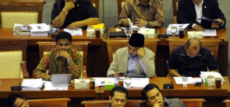 Sejumlah anggota Komisi III DPR-RI saat menyimak penjelasan calon pimpinan (capim) KPK dalam fit and proper test di gedung DPR, Senayan, Jakarta.