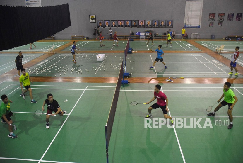 Sejumlah atlet mengikuti pemusatan latihan nasional (pelatnas) di Pusat Bulutangkis Indonesia, Cipayung, Jakarta Timur, Senin (7/1/2019).