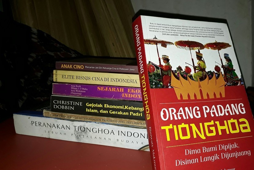 Sejumlah buku yang menceritakan perjalanan warga keturunan di Nusantara.