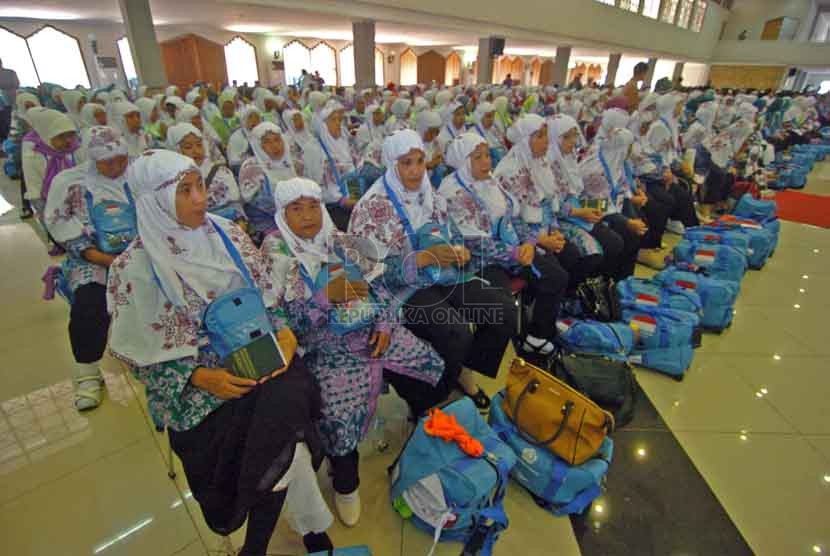 Hajj pilgrims are waiting in hajj dorm before departing to Saudi Arabia on Sunday