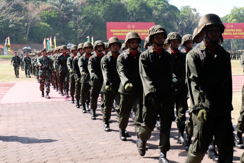 Sejumlah calon taruna (Catar) Kompleks Akademi Militer, Magelang, Jawa Tengah 