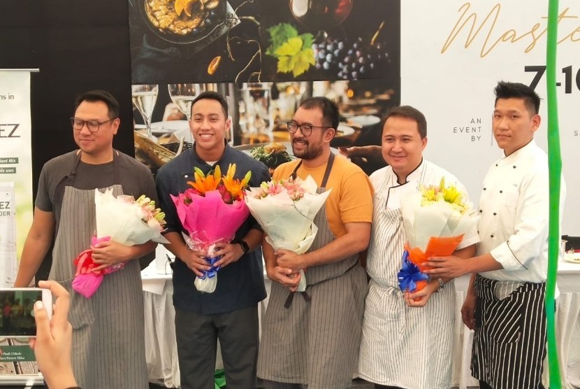 Sejumlah chef selebriti dari Indonesia mengikuti ajang International Hospitality Expo (IHE) di New Delhi, India. Para chef tersebut memamerkan kuliner Indonesia yang dipadukan dengan bahan-bahan khas India.