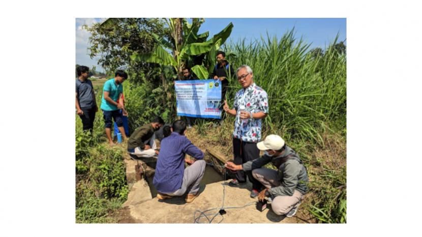 Sejumlah dosen dari Universitas Jember dan Universitas Negeri Malang (UM) merancang Ultra Small Water Generator untuk dimanfaatkan di Desa Kalipang, Kecamatan Sutojayan, Kabupaten Blitar, Jawa Timur (Jatim). 
