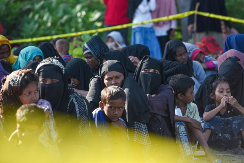 Sejumlah imigran etnis Rohingya di Blang Raya, Kecamatan Muara Tiga, Kabupaten Pidie, Aceh. Menko Polhukam Mahfud MD mengaku masih mencari tempat untuk pengungsi Rohingya.