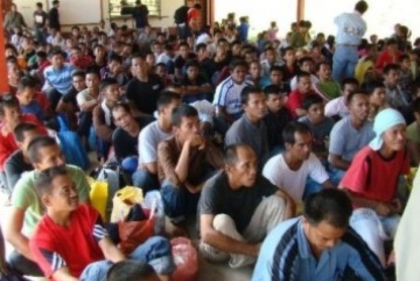 Sejumlah imigran gelap yang ditangkap di Malaysia. (ilustrasi)