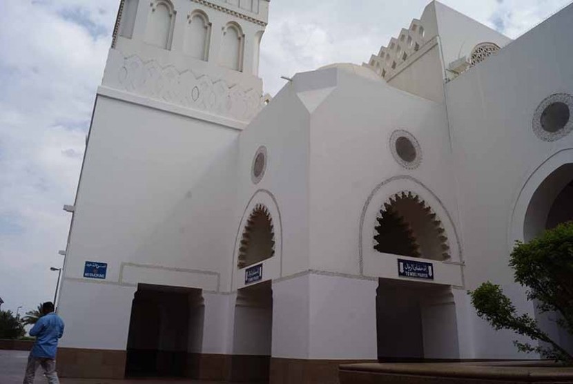 Masjid Qiblatain di Madinah, Arab Saudi. Masjid ini masuk dalam 'Masjid Tujuh' yang menjadi saksi kemenangan Muslim dalam Perang Khandaq.