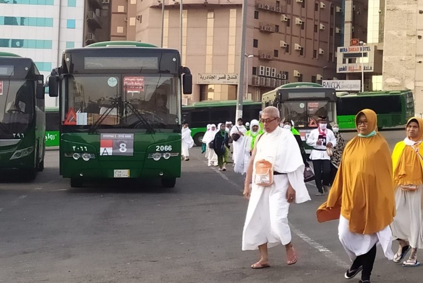 Komisi VIII Minta Pemerintah Pastikan Bus Jamaah Haji Prima. Foto bus shalawat di Terminal Syib Amir, Makkah (ilustrasi).