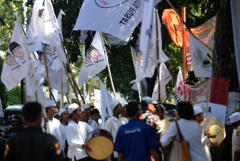 Sejumlah kelompok masyarakat mendeklarasikan mendukung pasangan calon presiden Prabowo-Hatta di Rumah Polonia, Jakarta, Kamis (29/5). 