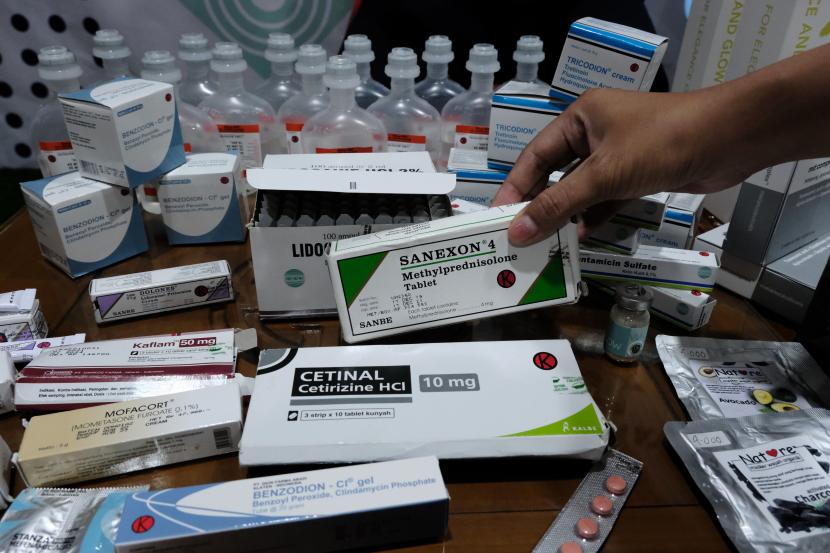 Balai Besar Pengawasan Obat dan Makanan (BBPOM) Pontianak, Kalimantan Barat, merilis sejumlah kemasan obat ilegal yang beredar di masyarakat.