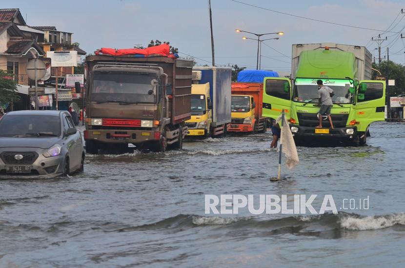 Dua Titik Jalan Raya di Kudus Tergenang Banjir (ilustrasi).