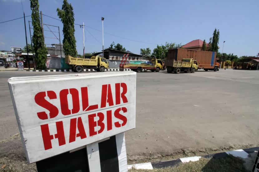  Badan Pengatur Hilir Minyak dan Gas Bumi (BPH Migas) menyebutkan bahwa pihaknya sedang mengkaji permintaan penambahan kuota Bahan Bakar Minyak (BBM) jenis solar subsidi sebanyak 31 ribu Kilo Liter (KL) di Provinsi Bengkulu. (ilustrasi).