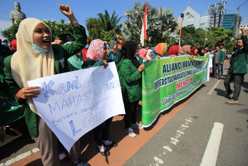 Sejumlah mahasiswa dari Universitas Nahdlatul Ulama Surabaya (Ilustrasi)