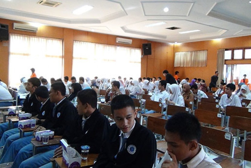 Sejumlah mahasiswa UAD yang memberikan pendampingan 