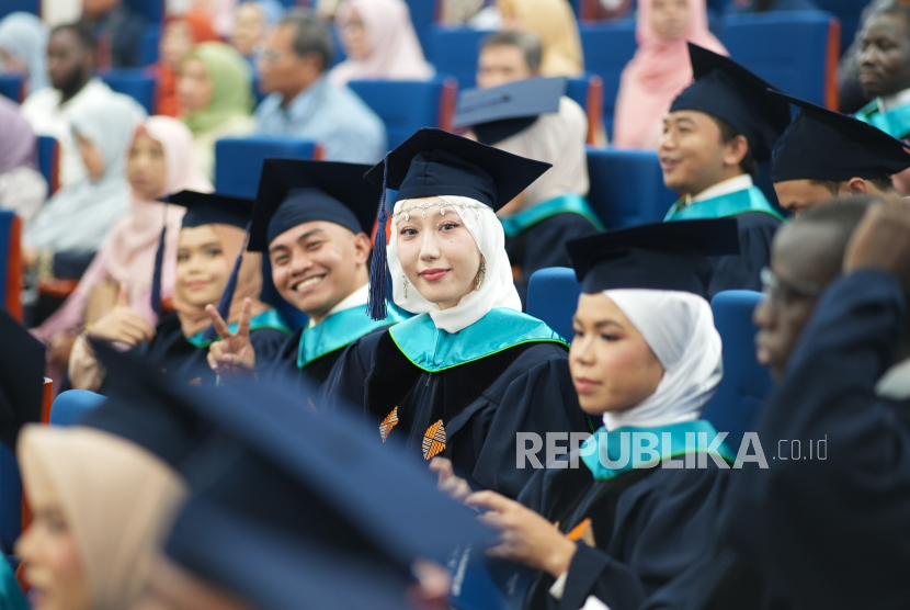 Kian Mendunia, UIII Jadi Pilihan Ratusan Mahasiswa dari 45 Negara