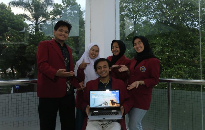 Sejumlah mahasiswa Universitas Muhammadiyah Malang (UMM) merancang smart pen medical record untuk mendeteksi rekam medis pasien.