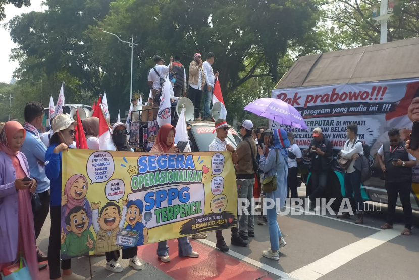 Klaim Bawa 1 Juta Relawan, Aksi Dukung MBG Hanya Diikuti Ratusan Orang