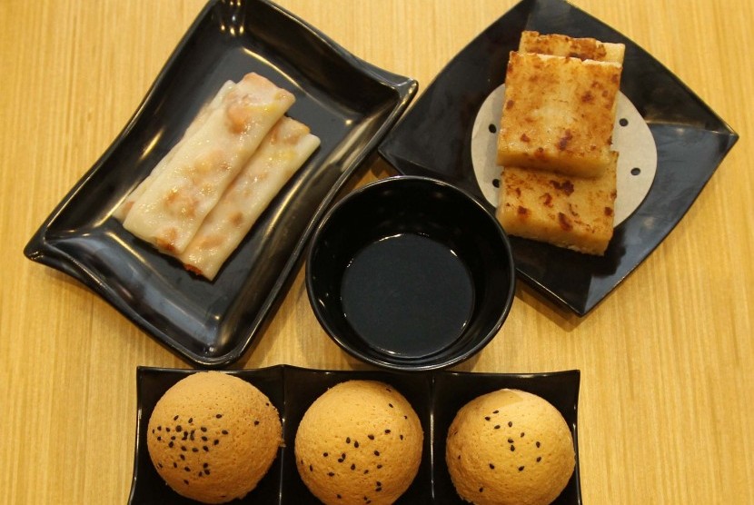 Sejumlah menu tanpa babi Tim Ho Wan, diantaranya Chicken Pan Fried Radish Cake dan Mushroom Prawn Cheong Fun