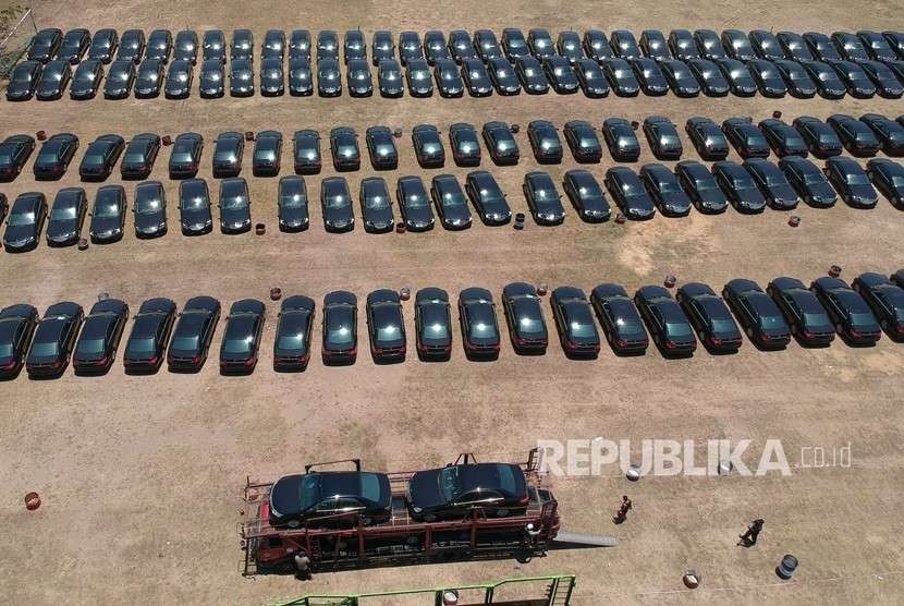 Ratusan Mobil Mewah Dikirim dari Jakarta untuk Pertemuan 