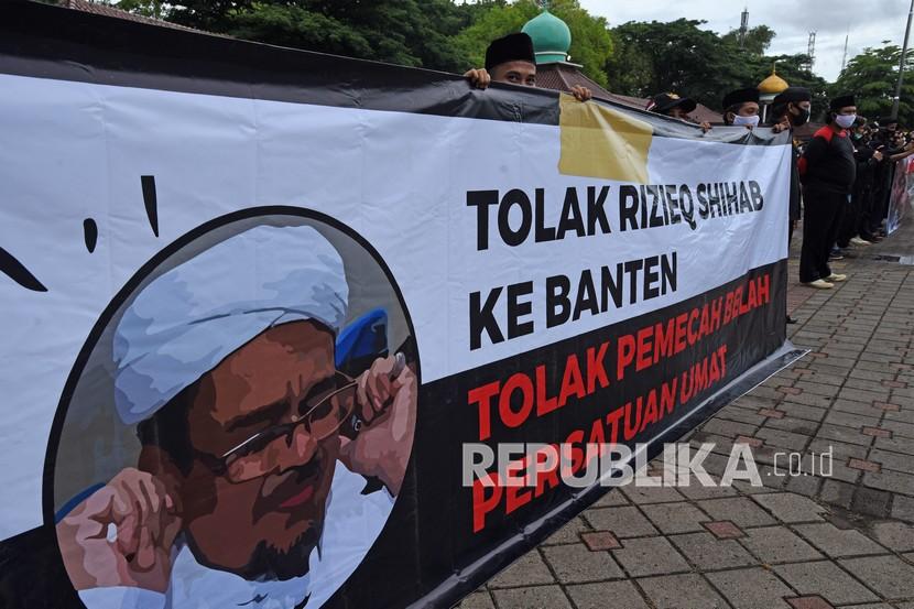 MDHW mengajak umat Islam tabayun dan jangan cepat vonis Rizieq Shihab. Ilustrasi penolakan Rizieq Shihab di Banten