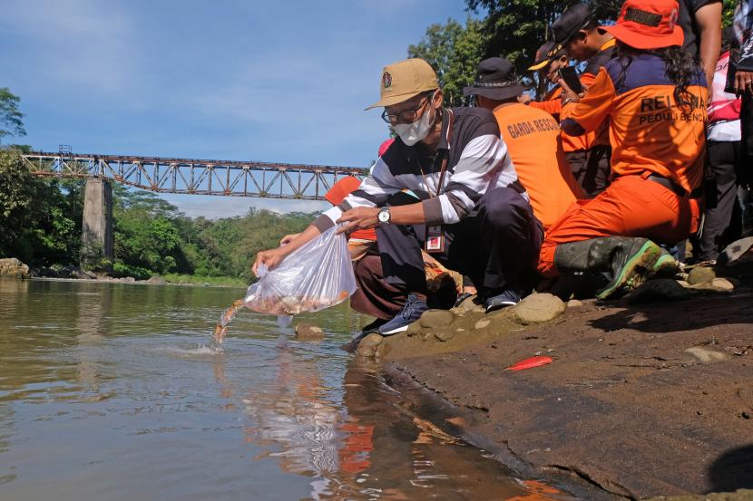 Mahasiswa UAD Deteksi Pencemaran Mikroplastik di Sungai Progo (ilustrasi).