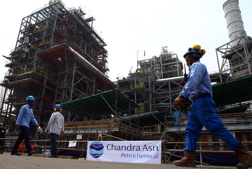 Pabrik PT Chandra Asri Petrochemical Tbk (CAP) di Cilegon, Banten, Senin (21/9). 