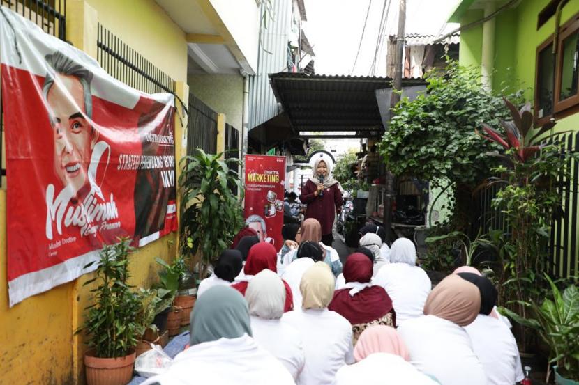 Sejumlah pelaku UMKM tampak antusias mengikuti pelatihan yang dilaksanakan di daerah Paseban, Kecamatan Senen, Kota Jakarta Pusat.