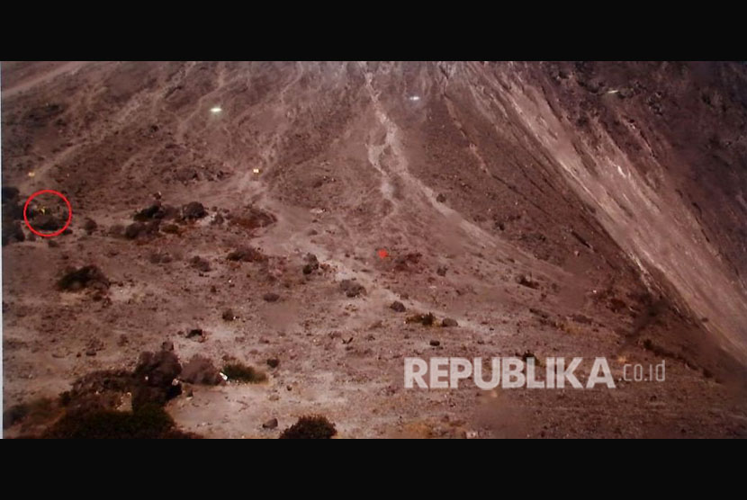 Pendaki Tertangkap Cctv Masih Berada Di Gunung Merapi Republika Online