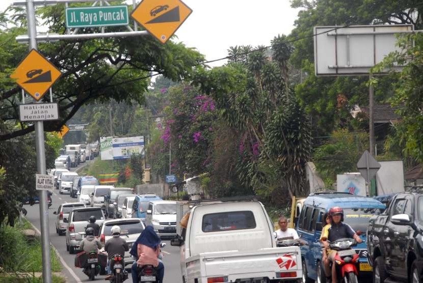 Pemkab Bogor  Bangun Jalur Alternatif ke Puncak Republika 