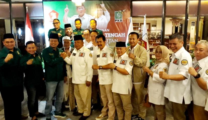 Sejumlah pengurus Partai PKB dan Partai Gerindra  bekerj asama kembali mengusung Prabowo- Cak Imin. 