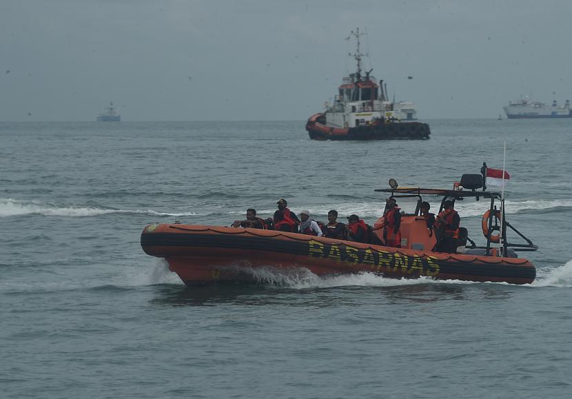 Tim SAR temukan jenazah korban kecelakaan kapal yang mengangkut PMI ilegal. Ilustrasi.