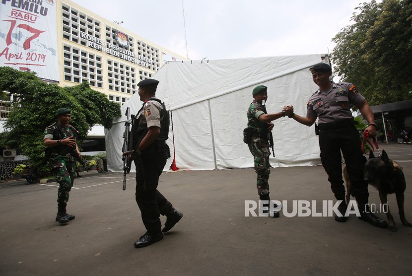 32 Ribu Personel Polri Dan TNI Amankan KPU Pada 22 Mei | Republika Online