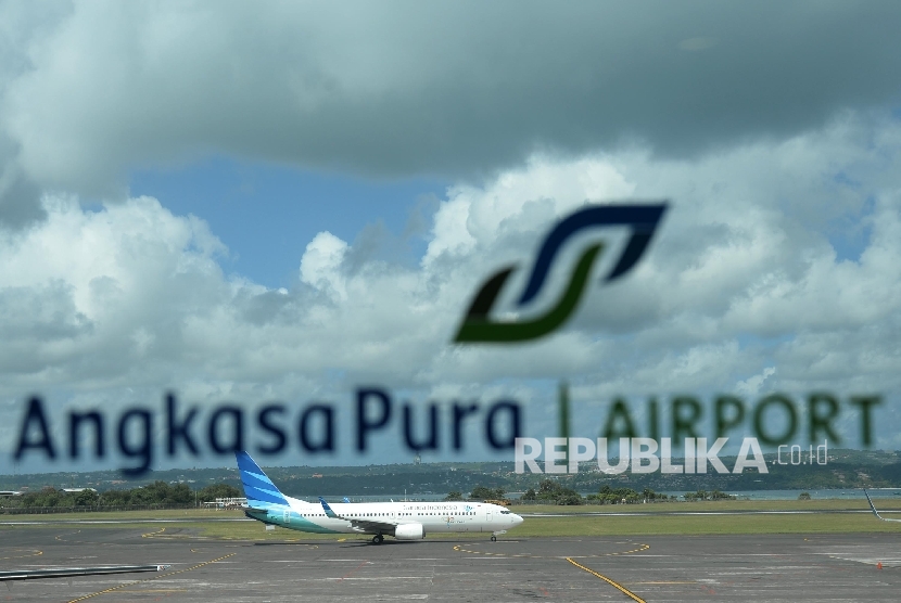 Sejumlah pesawat berada di Bandar Udara Ngurah Rai, Bali, Rabu (18/5). (Republika / Yasin Habibi)