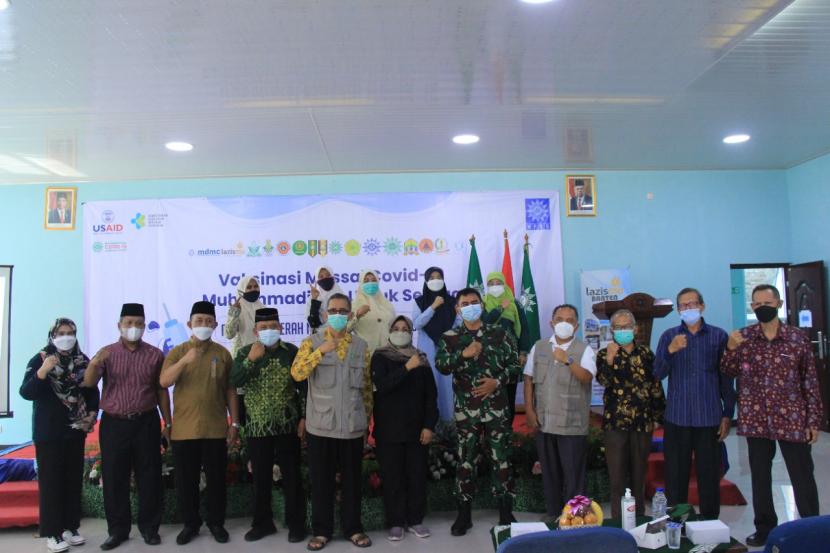 Sejumlah pimpinan lembaga dan unsur yang terlibat dalam Vaksinasi Massal MCCC Banten.