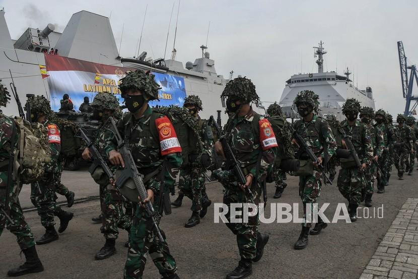 Sejumlah prajurit TNI AL saat apel gelar kesiapan latihan operasi amfibi di Pelabuhan Tanjung Priok. TNI Angkatan Laut dan tentara Australia akan gelar latihan bersama di Kepulauan Riau. Ilustrasi.