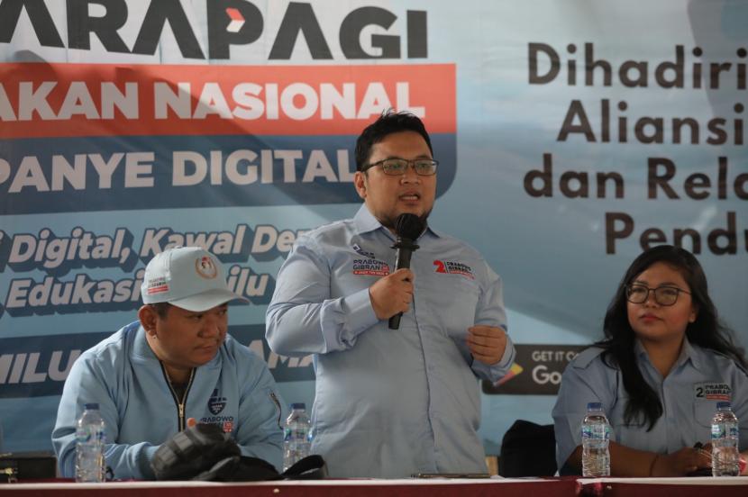 Sejumlah relawan pendukung calon presiden dan calon wakil presiden nomor urut 02 Prabowo-Gibran meluncurkan platform digital Suarapagi.id.