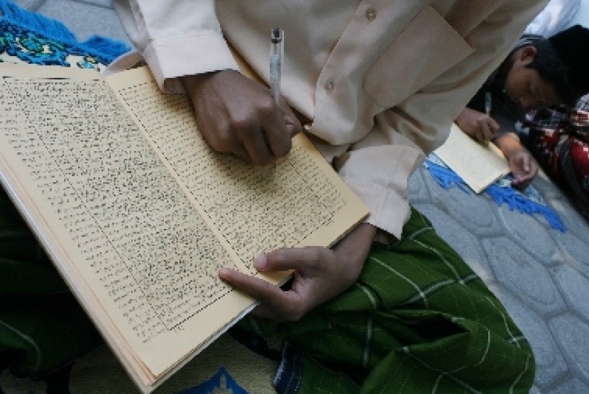 Pondok Pesantren Al-Qur'aniyah Krangkeng Bentengi Moral 