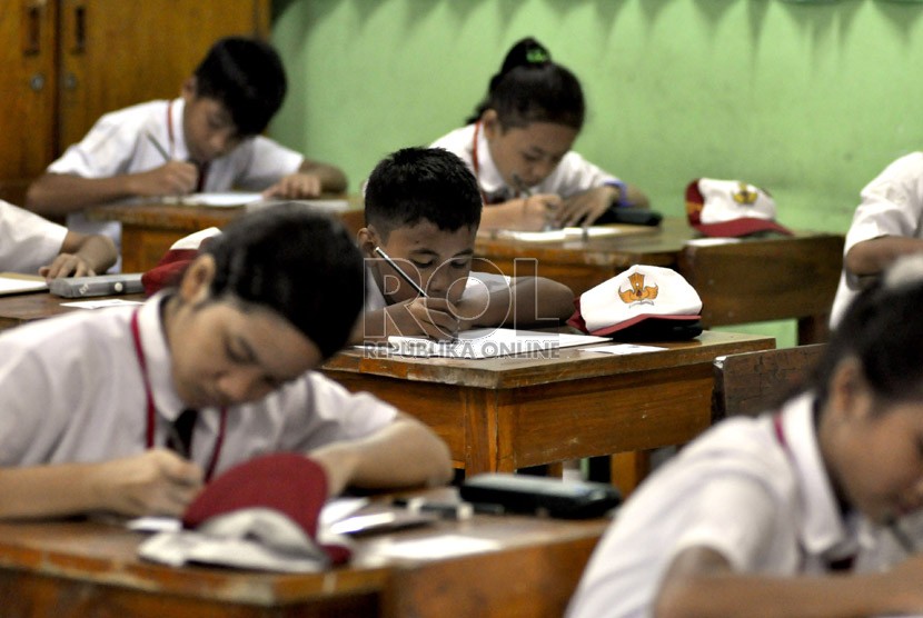 Sejumlah siswa mengikuti Ujian Nasional (UN). (Ilustrasi) 