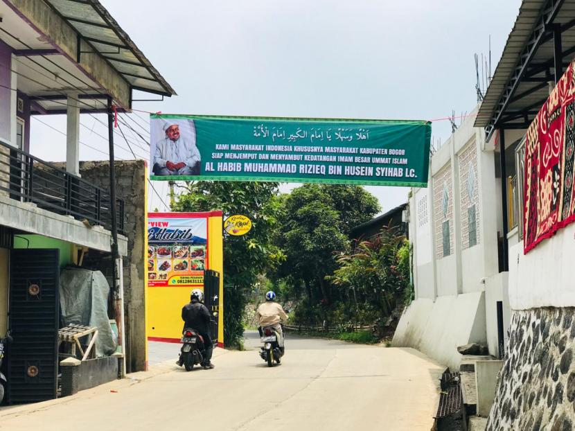 Jalan menuju Markaz Syariah Megamendung, Bogor, Jawa Barat