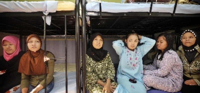 Sejumlah tenaga kerja wanita (TKW) asal Indonesia berada di mes penampungan, di KBRI Abu Dhabi, Minggu (6/2).
