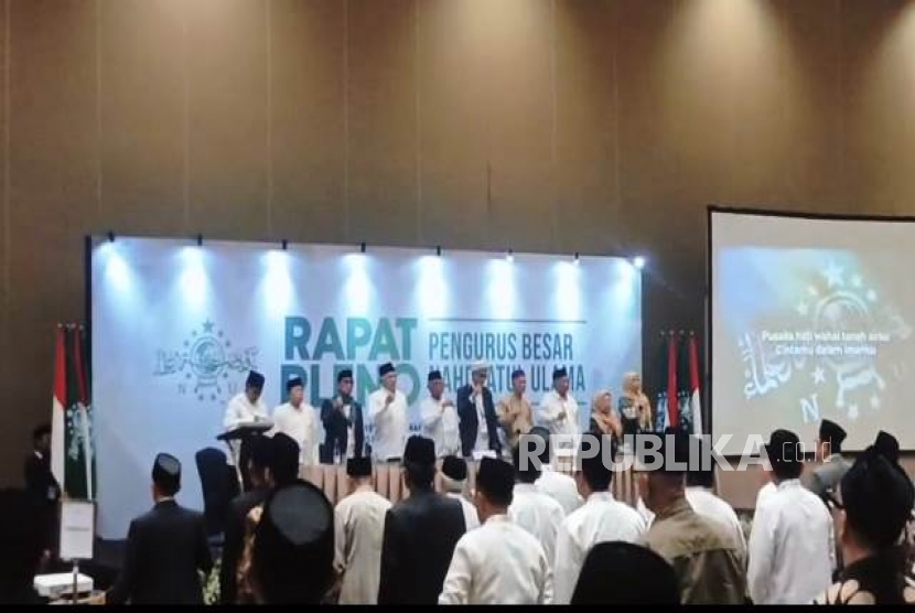 Sejumlah tokoh menghadiri Rapat Pleno PBNU di Jakarta, Selasa (9/12/2025). 