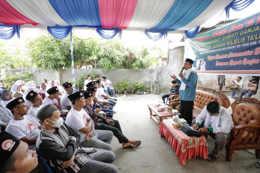 Sejumlah warga di Desa Bandar Setia Kecamatan Percut Sei Tuan, Deli Serdang, Sumut mengikuti pelatihan khutbah Jumat. 