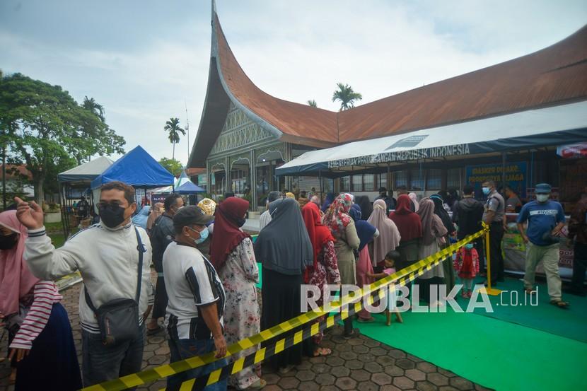 Pemimpin Bulog Wilayah Sumatera Barat, Tommy Despalingga, mengatakan pihaknya menyalurkan beras sebanyak  3.272 ton selama operasi pasar. Operasi pasar yang dilakukan Bulog adalah sejak awal tahun hingga pekan ke 3 September 2022 ini.