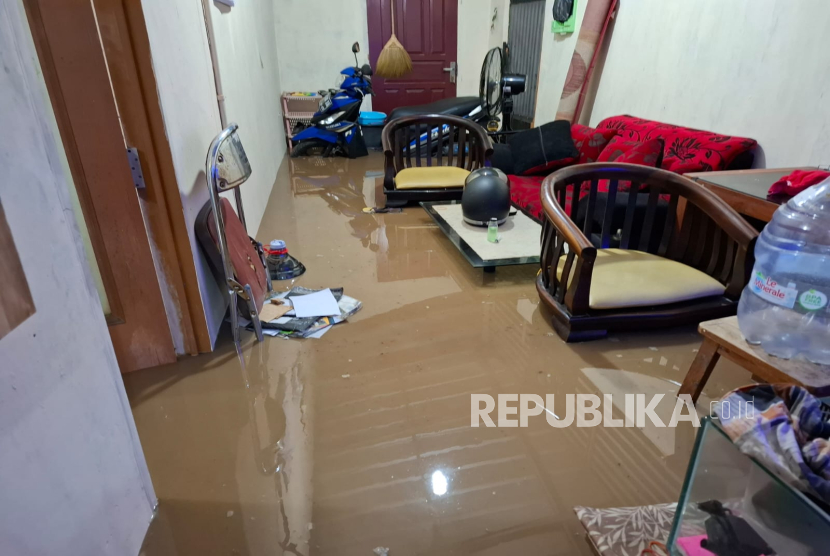 Sejumlah wilayah di Kabupaten dan Kota Cirebon diterjang banjir bandang