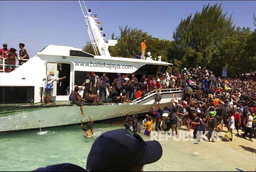 Ratusan wisatawan yang berada di Pulau Gili Trawangan (Ilustrasi) 