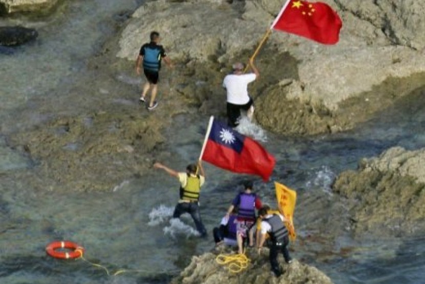 Sekelompok aktifis Cina minggu lalu berhasil mendarat di kepulauan yang disengketakan di Laut Cina Timur.