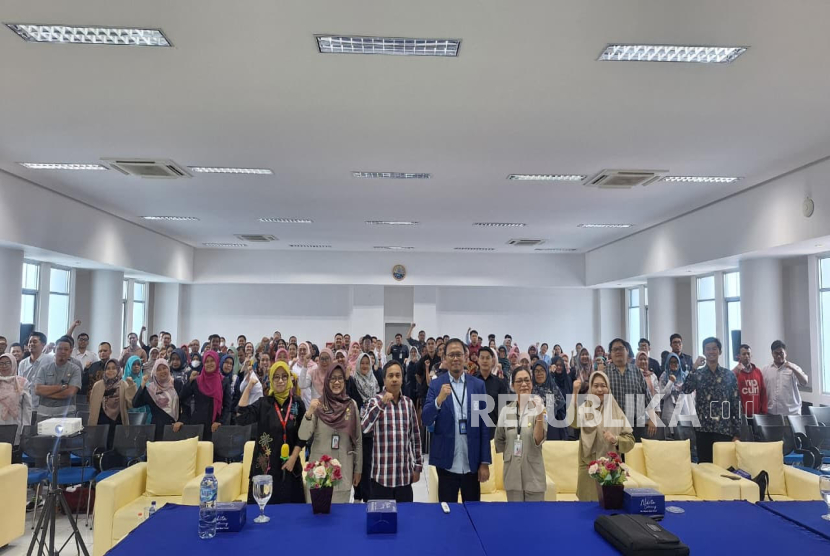Sekitar 170 guru di wilayah Jakarta Pusat mengikuti pembinaan mengenai implementasi teknologi AI dalam proses pembelajaran yang berlangsung di kampus UBSI, Jakarta.