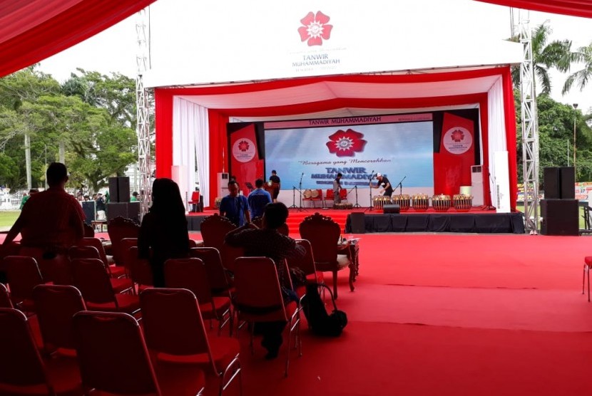 Sekitar 250 panitia yang terdiri dari Protokoler Wapres,  Panitia Muhammadiyah dan Pemprov Bengkulu melakukan persiapan Tanwir Muhammadiyah 2019. Bengkulu, Kamis (14/2).