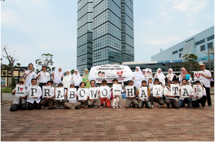  Sekitar tiga puluhan warga Indonesia yang tinggal di Fukuoka, Jepang menyatakan dukungan kepada Prabowo Subianto dan Hatta Rajasa