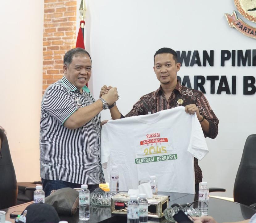 Sekjen DPP Partai Berkarya Fauzan Rachmansyah menerima kunjungan Ketum DPP Poros Ganjaran Indonesia Muslim Sumardiono.