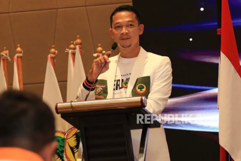 Sekjen DPP Partai Berkarya Fauzan Rachmansyah terjun ke politik karena mengidolakan Sudirman, Sukarno, Soeharto, dan (Prabowo) Subiyanto.